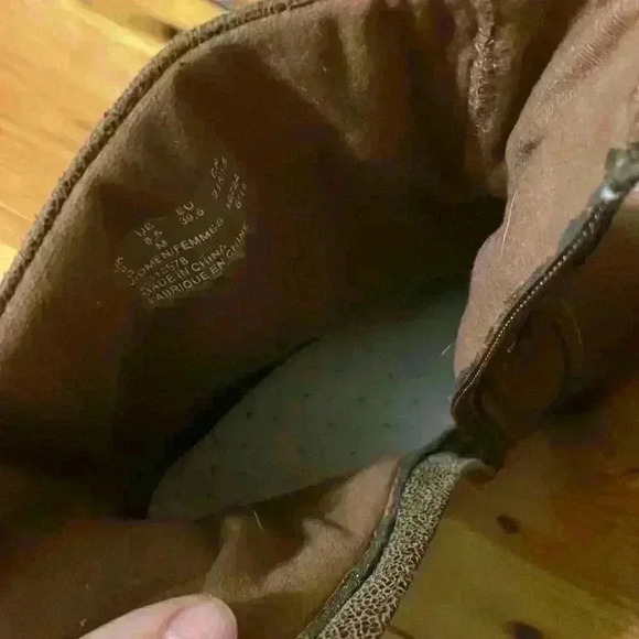 CLARKS Riddle Avant Tan Synthe/Brown Boots size 8.5 - Picture 7 of 10